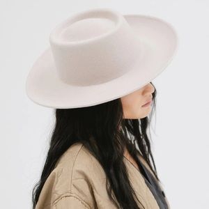 GiGi PIP Ginger Gambler Hat in Ivory